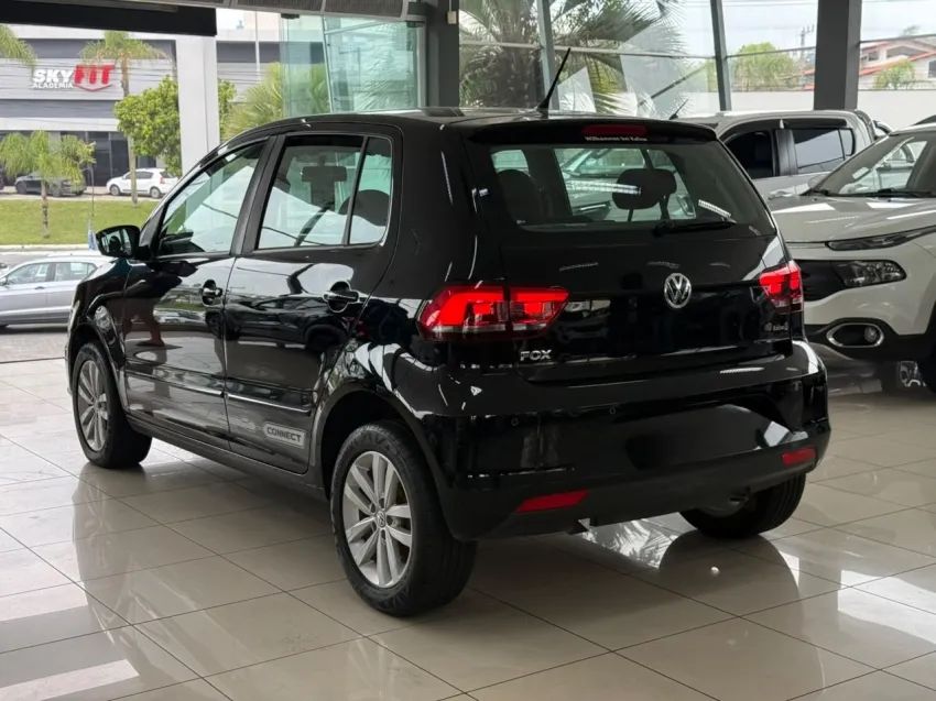 Volkswagen Fox Connect 1.6 Flex 8V 5P 2021 - Foto 4