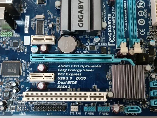 Placa-mãe Gigabyte GA-G41MT-S2P - Foto 5