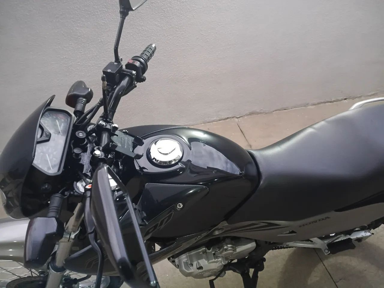 Falcon 400cc preta top - Foto 4
