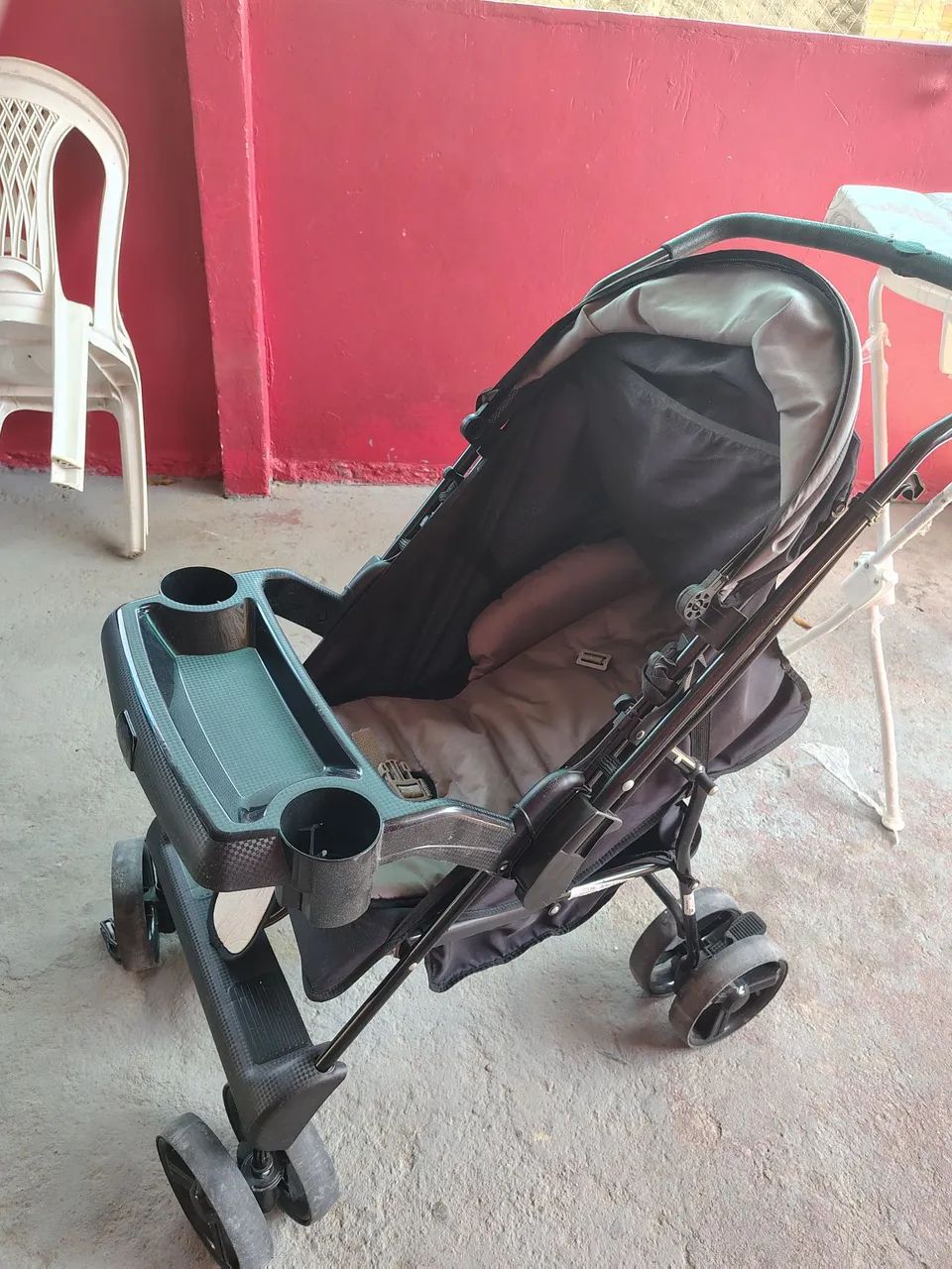 Carrinho de bebê excelente marca galzerano - Foto 3
