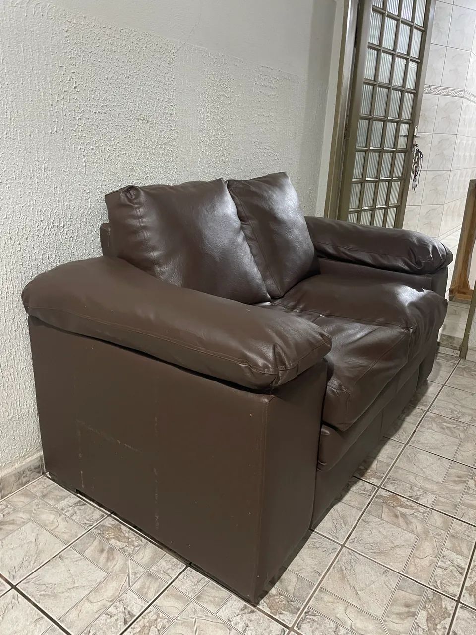 Genuine Leather Sofa – 2-Seater and 3-Seater | Excellent Opportunity