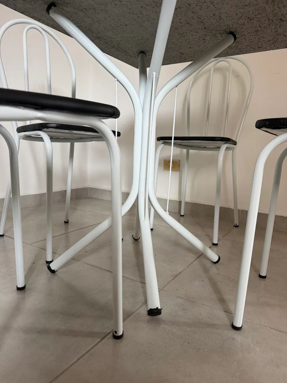 Mesa com 4 cadeiras - Foto 4