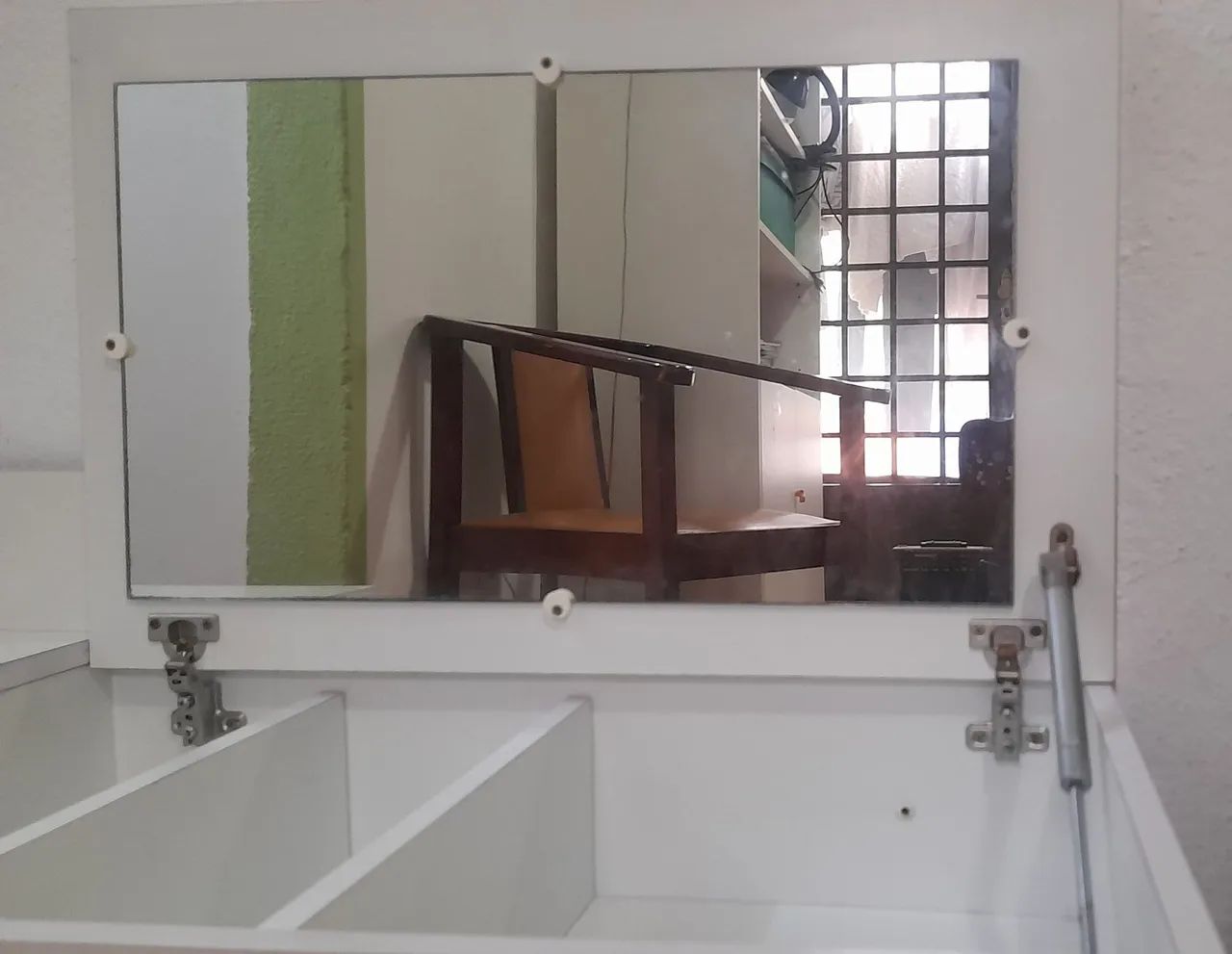 Penteadeira de maquiagem suspensa  - Foto 2
