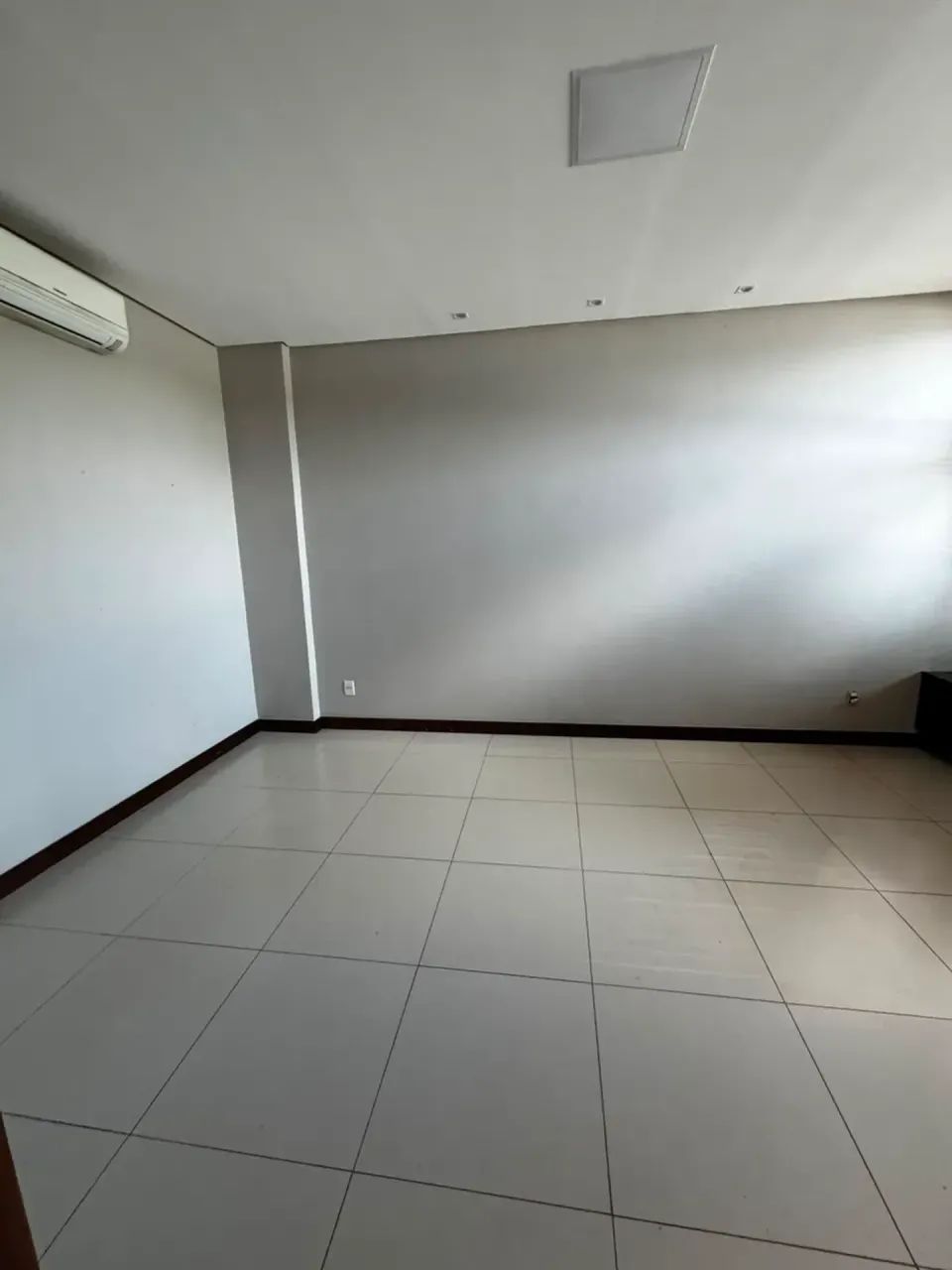 SOBRADO COM 4 SUITES À VENDA, 553m2 - FLORAIS CUIABÁ - Foto 2