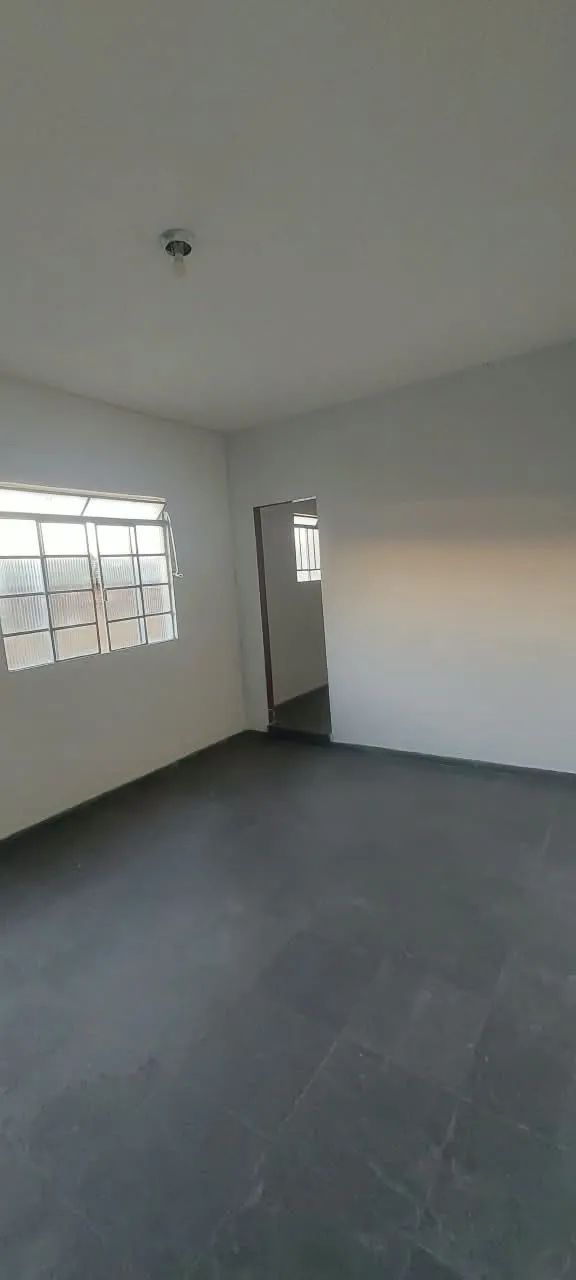 Alugo Barracão proximo centro de Venda Nova - Foto 4