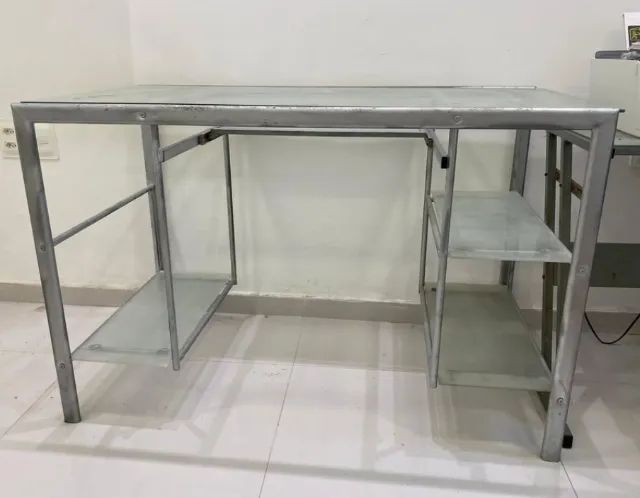 Mesa de vidro para escritório
