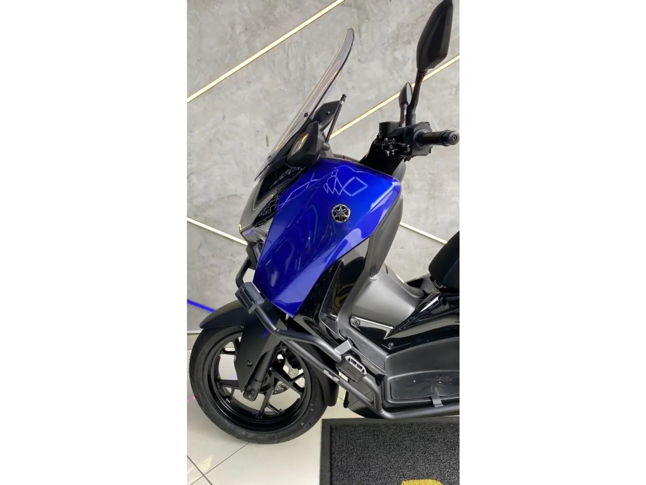 Yamaha Xmax 300 connected abs 2027 - Foto 2