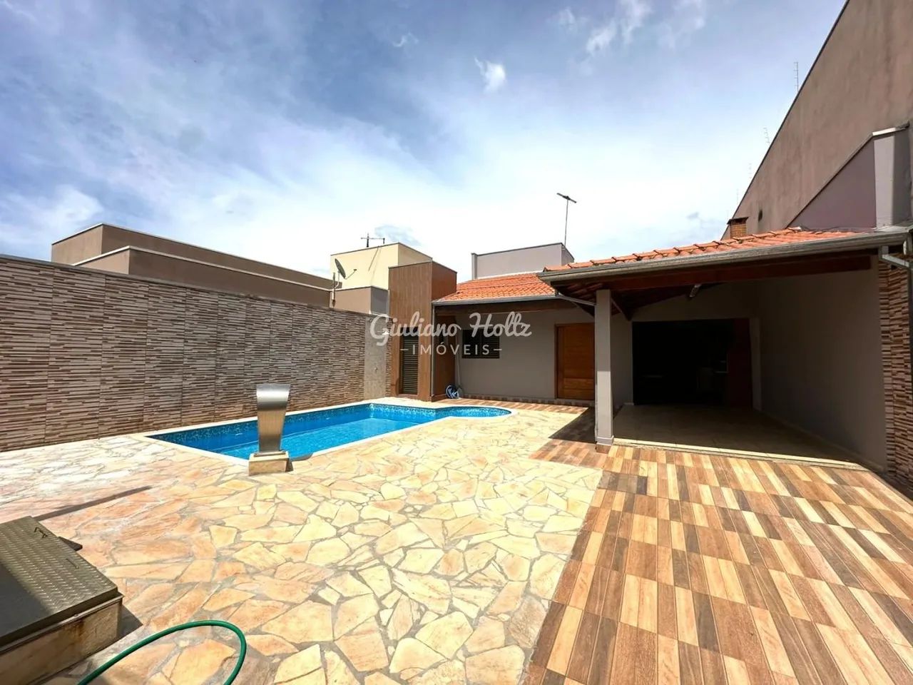 Casa para Locação em Boituva, Residencial Vitória, 3 dormitórios, 1 suíte, 3 banheiros, 3 