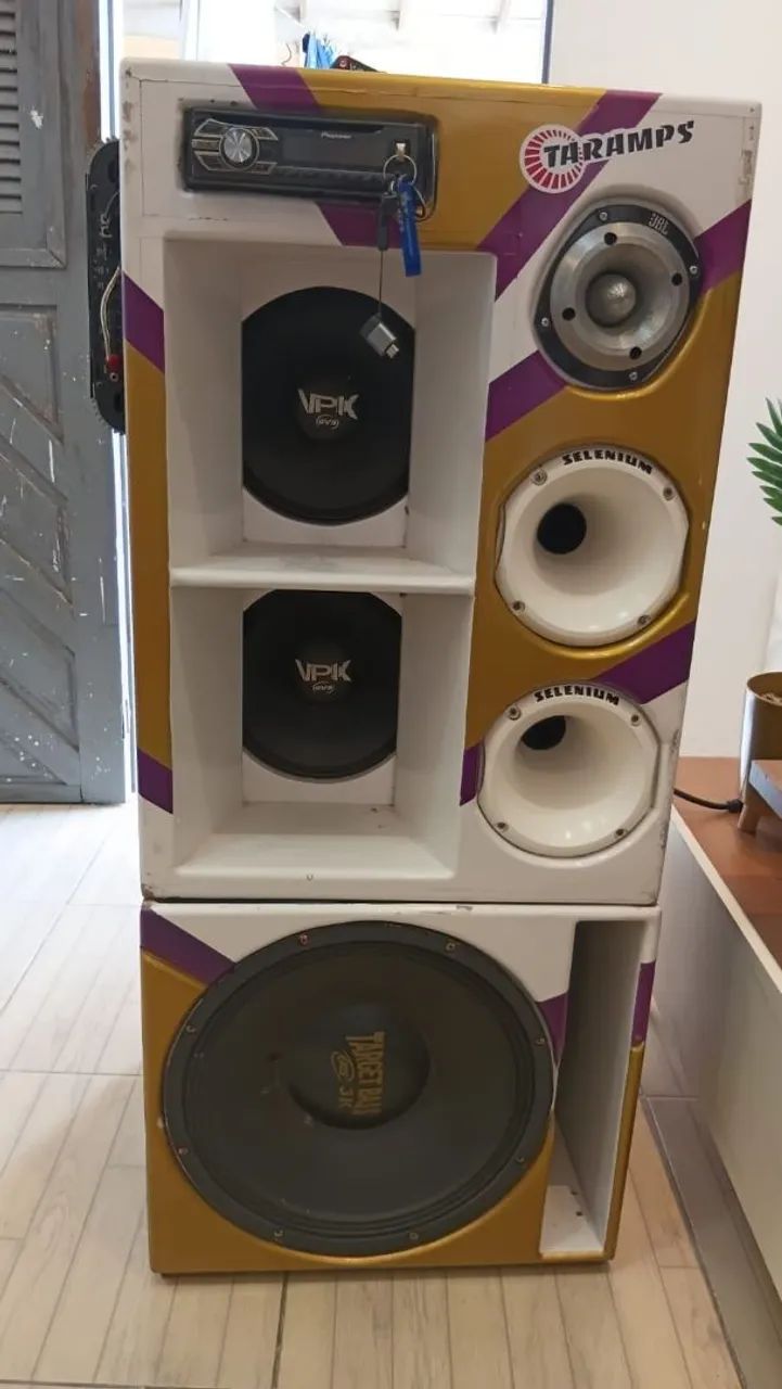 Vendo som automotivo Bob 