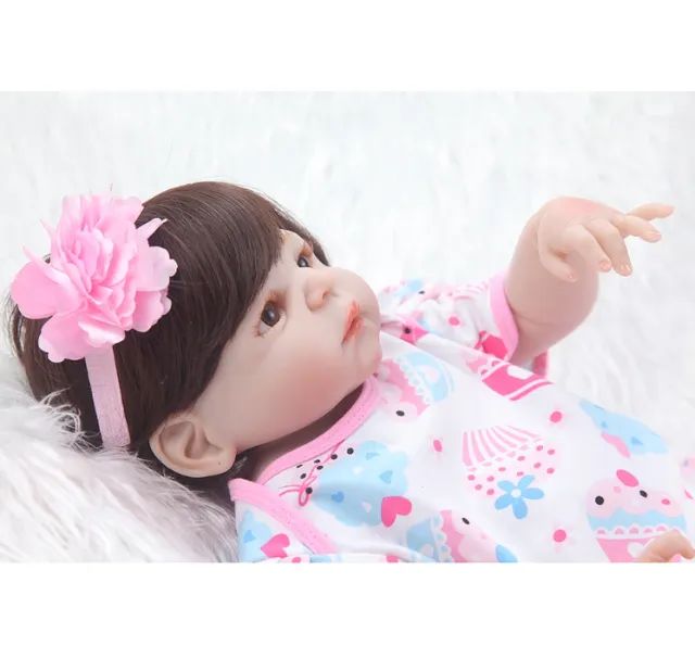 Boneca Realista Reborn Silicone Nenem Barbara