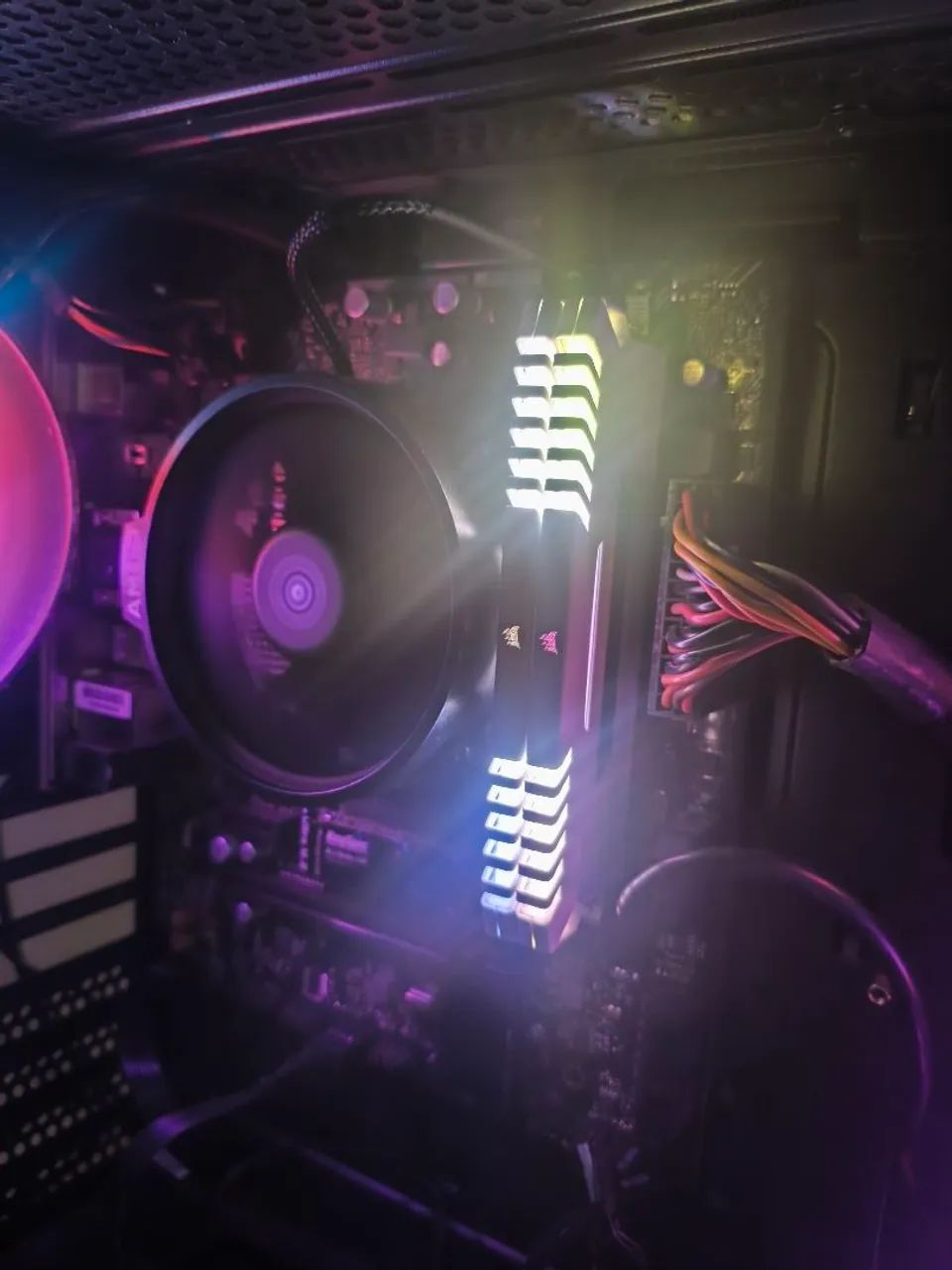 PC GAMER RYZEN 7 5700G