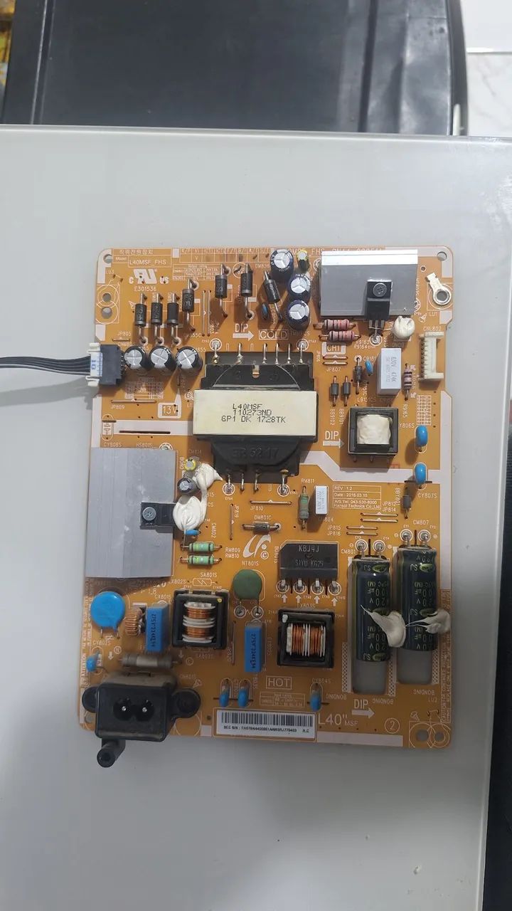 Peças tv samsung smart 40 polegadas a tela quebrou aceito troca tb  - Foto 3