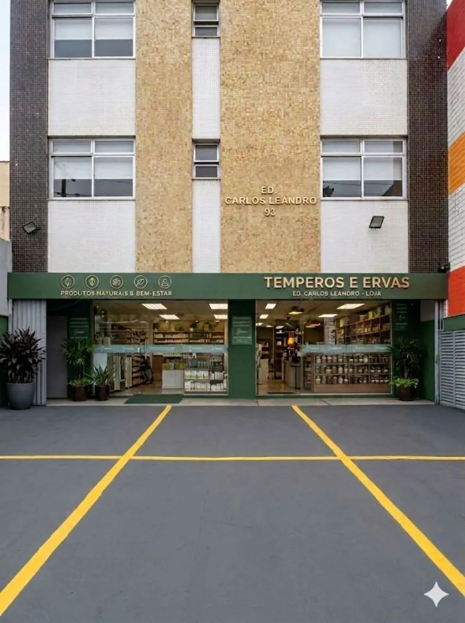 Ponto comercial de 130 m2 e 6 vagas de estacionamento 