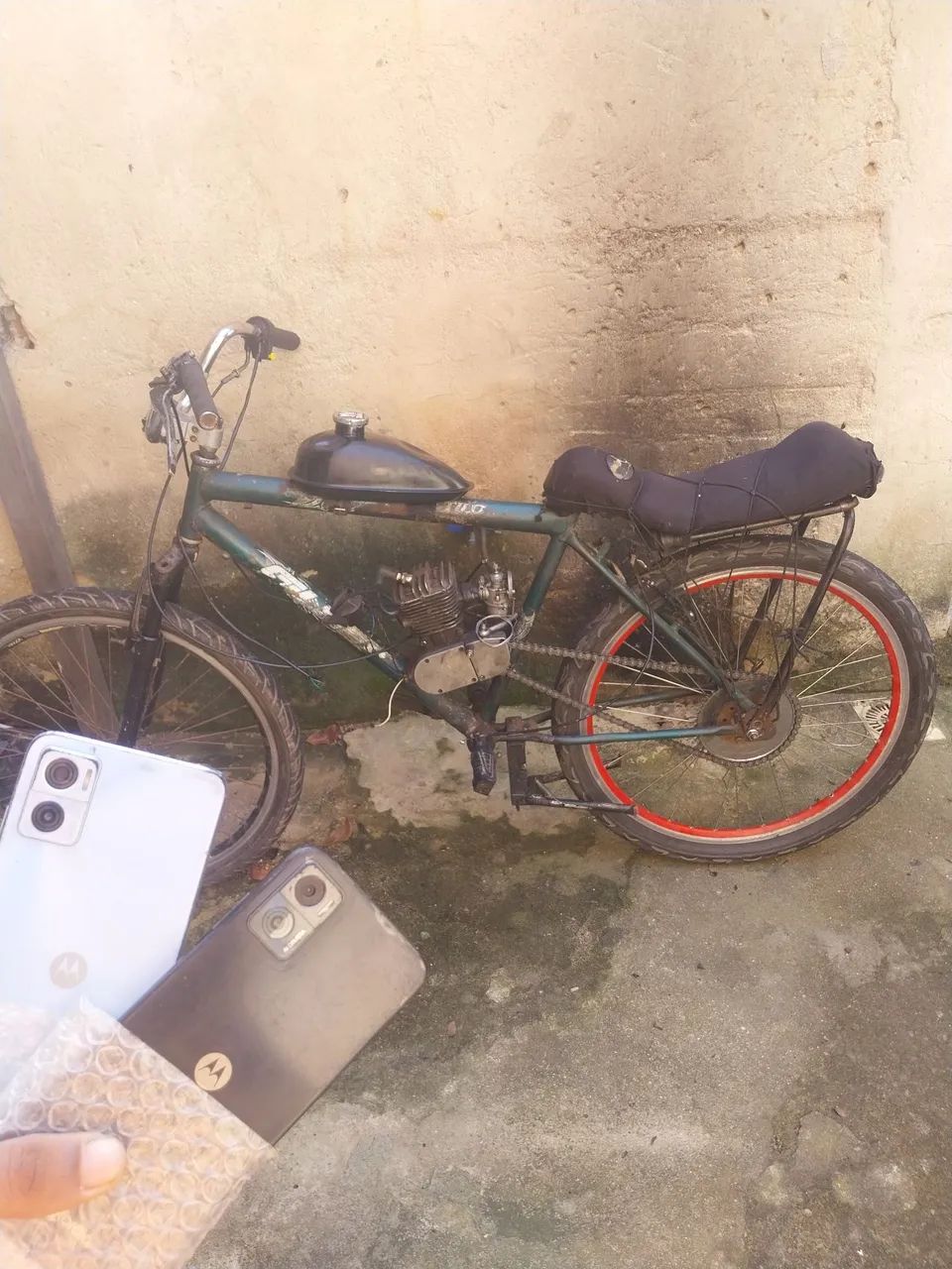 Bicicleta motorizada + 2 celular  Motorola 