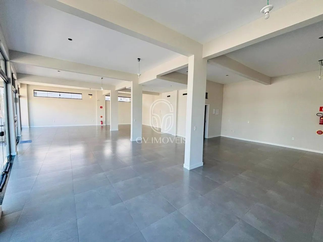 Sala térrea em São Judas para locação 180 m²