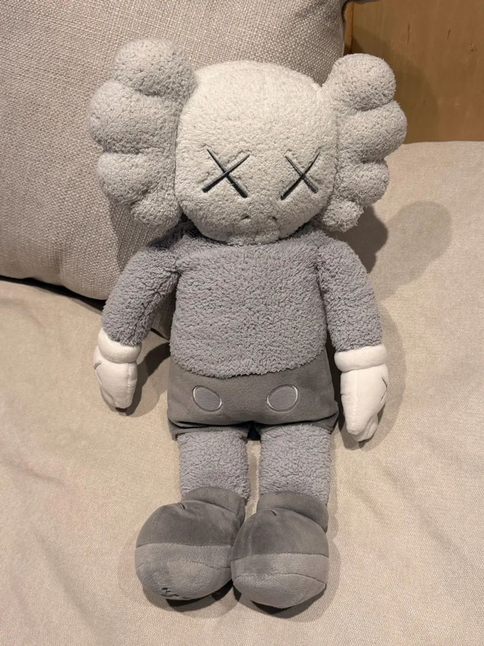KAWS Holiday Hong Kong Companion Plush Grey 20? - Original