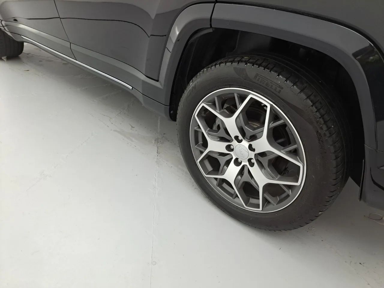 Jeep Commander Overland T270 1.3 TB Flex Aut., foto 12 de 18