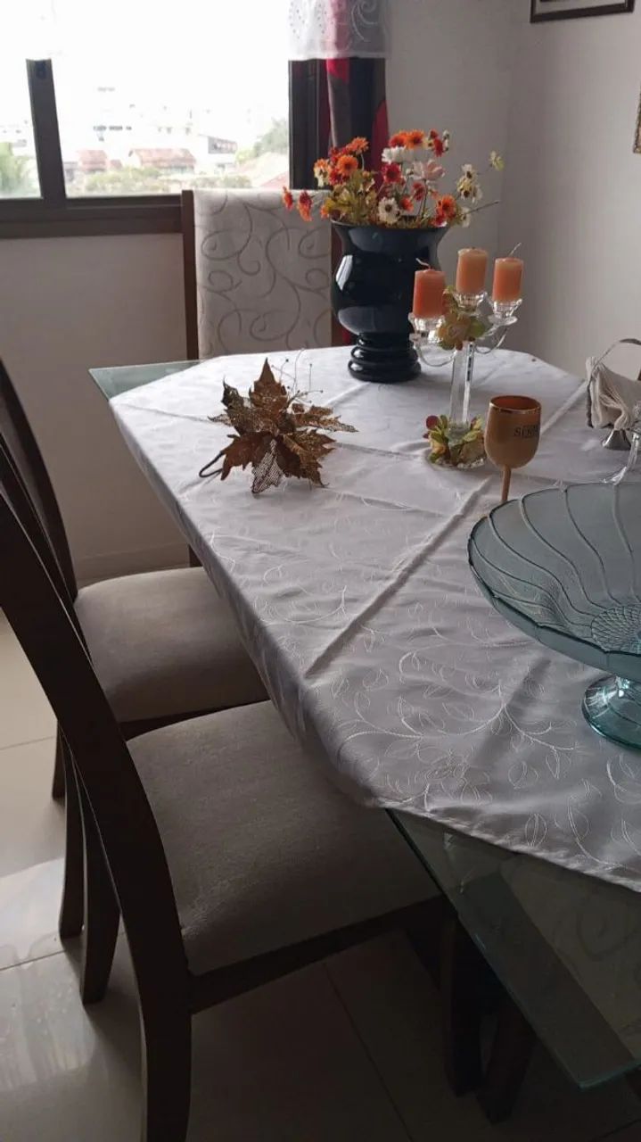 Mesa de jantar madeira e  vidro com 6 cadeiras - Foto 5