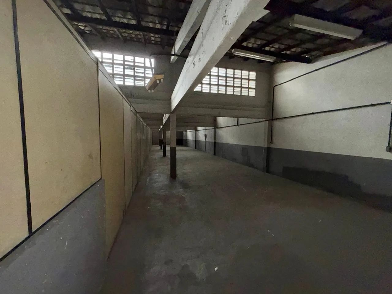 Galpão com 1140 m² para aluguel no Barrio Maria da Graça. - Foto 2