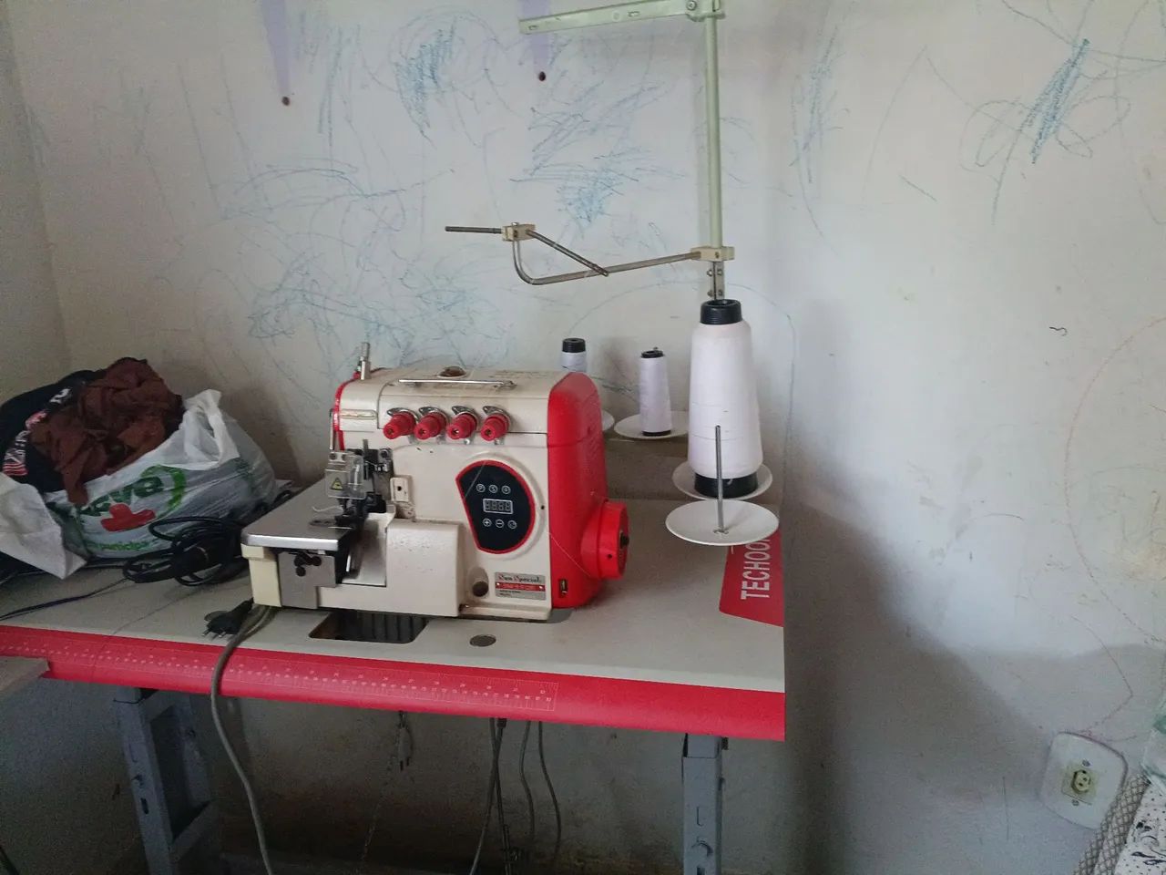 Máquina overloque  - Foto 2