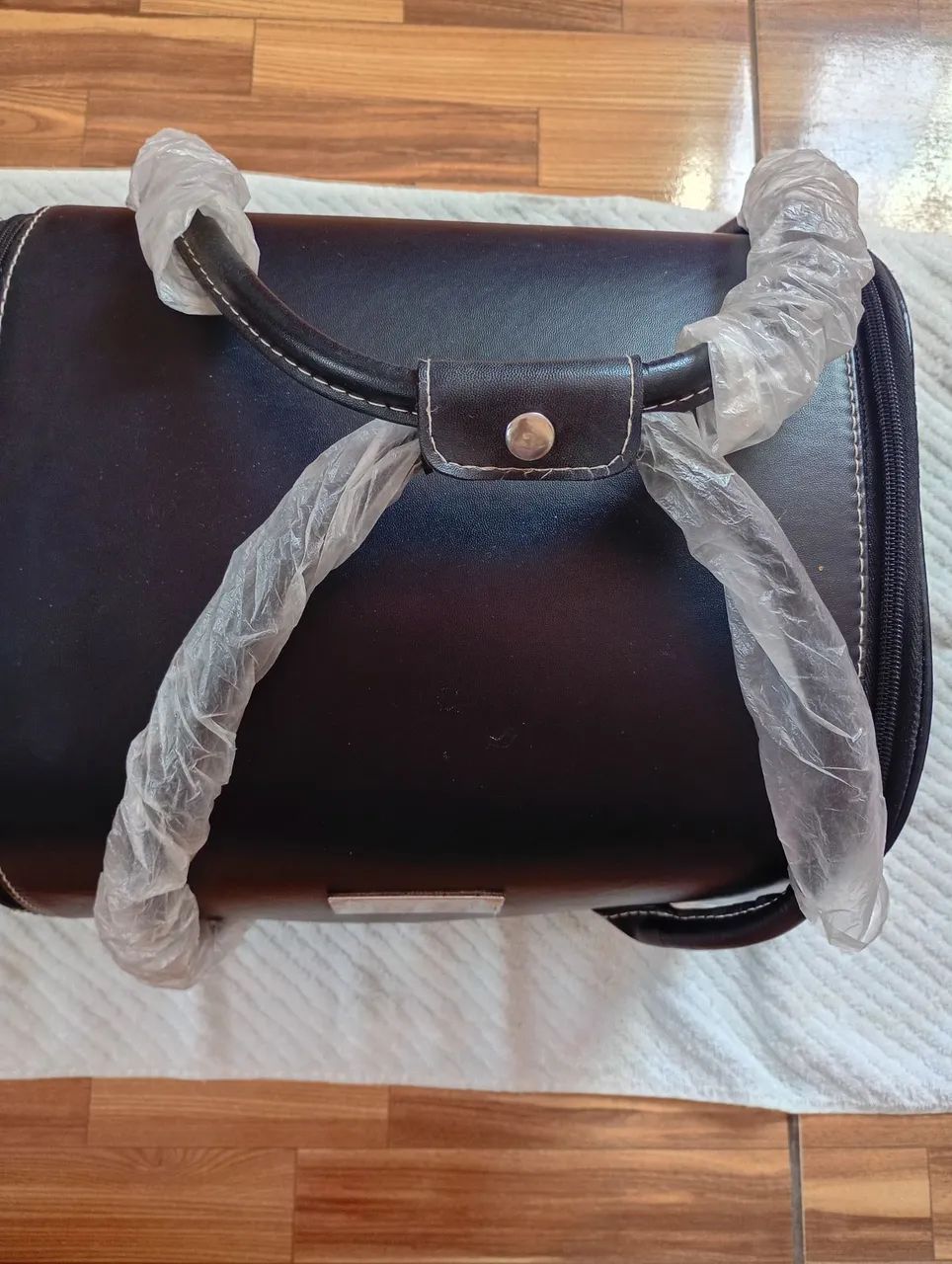 Vende - se 1 maleta da marcar Avon  - Foto 2