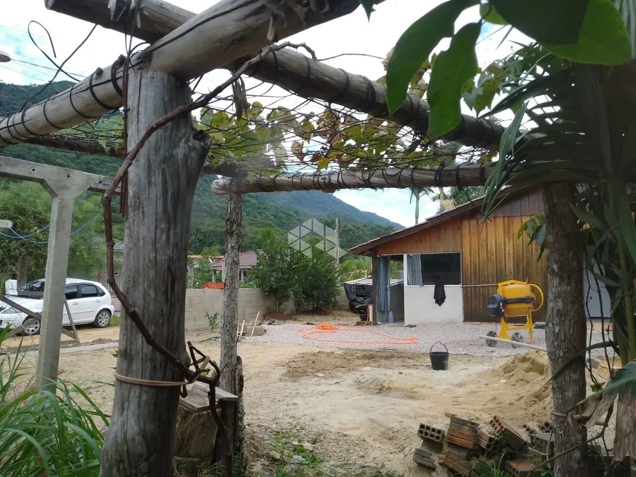 CHÁCARA NA ÁREA RURAL DE CANELINHAS- SC - 7 km do centro da cidade. - Foto 5