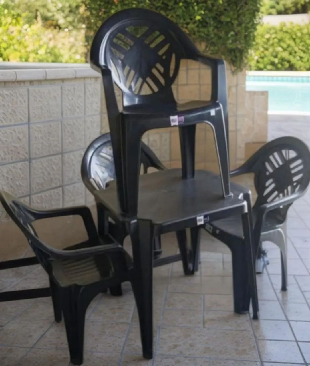 Conjunto de mesa e cadeiras com braços - Oferta!