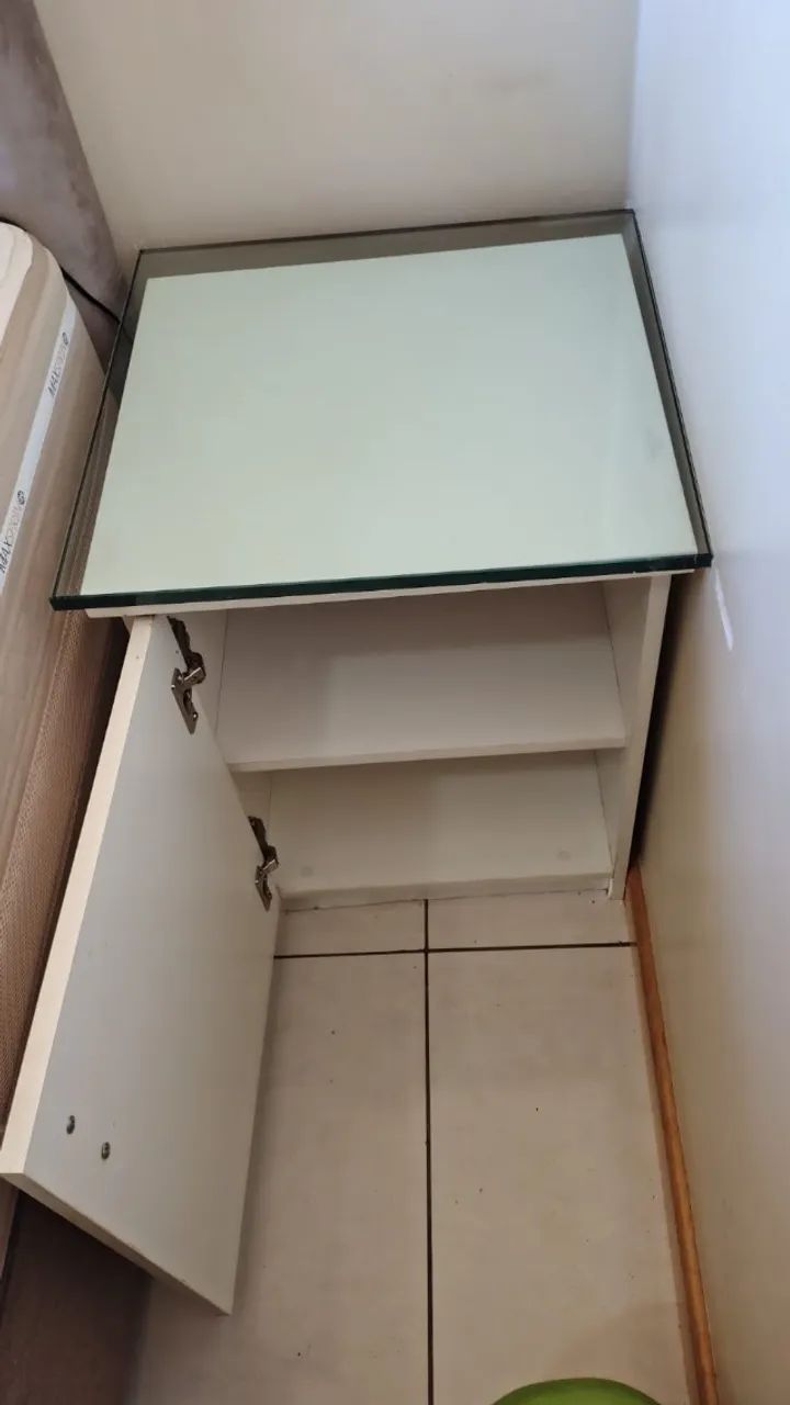 Criado mudo com tampo de vidro - Foto 2