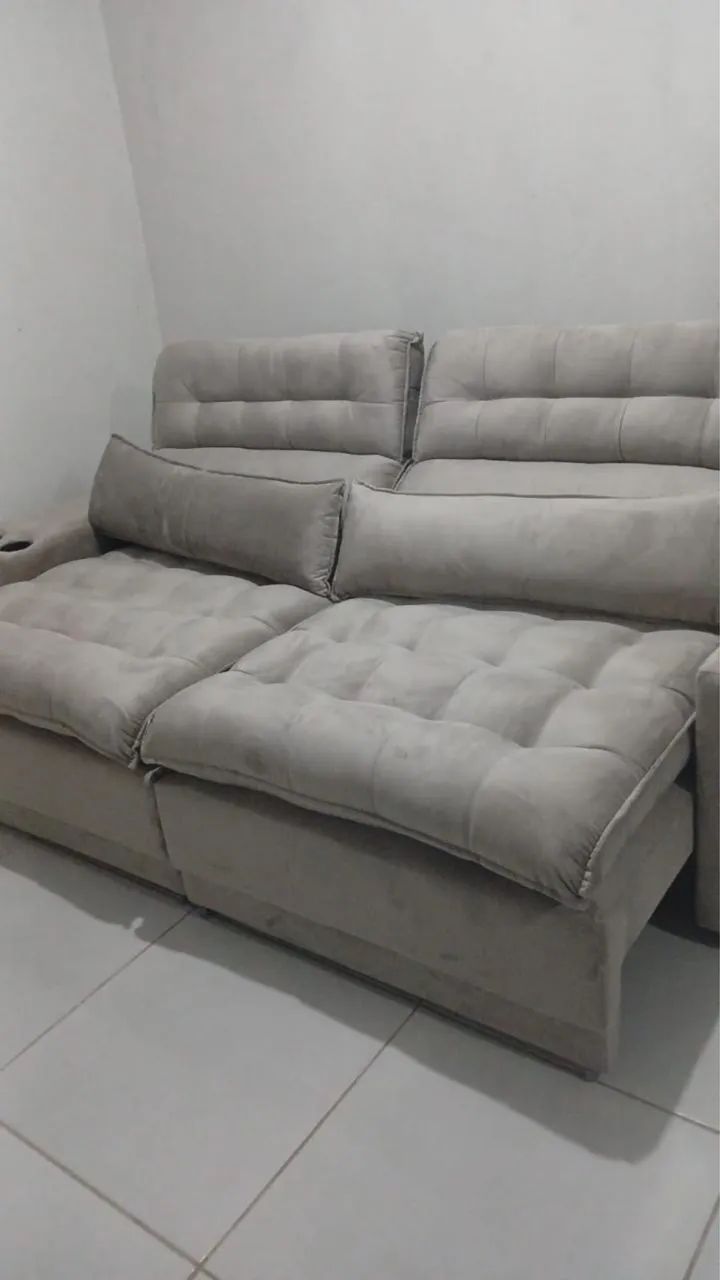 Sofá retrátil semi novo