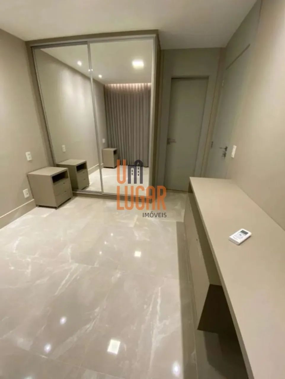 Um Lugar Imóveis aluga apartamento mobiliado com 1 quarto sendo 1 suíte no Edifício Mandar - Foto 3