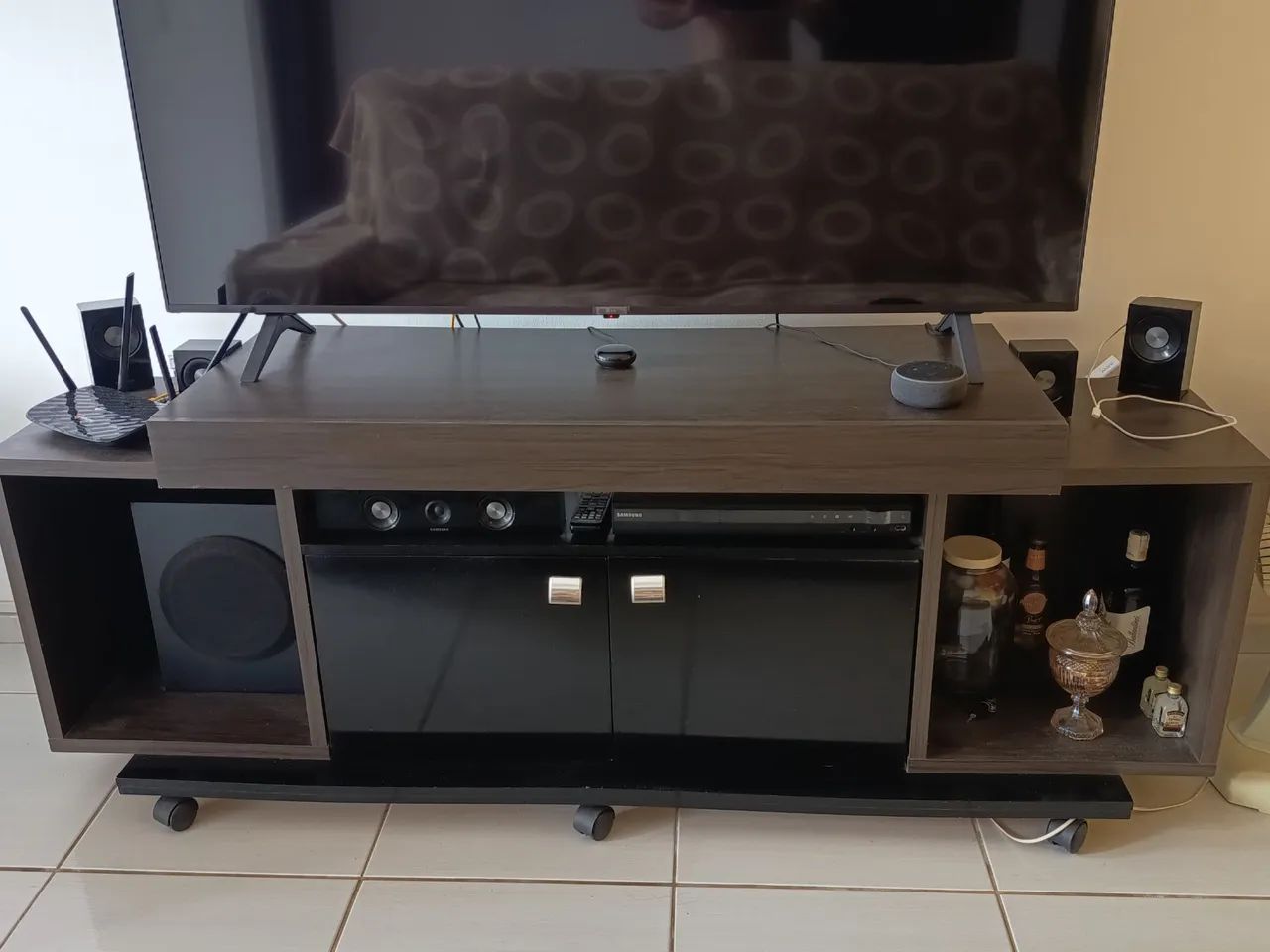 Vendo Rack + sofá 3 lugares