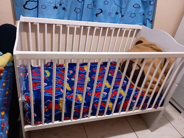 Conjunto quarto completo infantil/bebê - guarda roupa, cômoda e berço  - Foto 4
