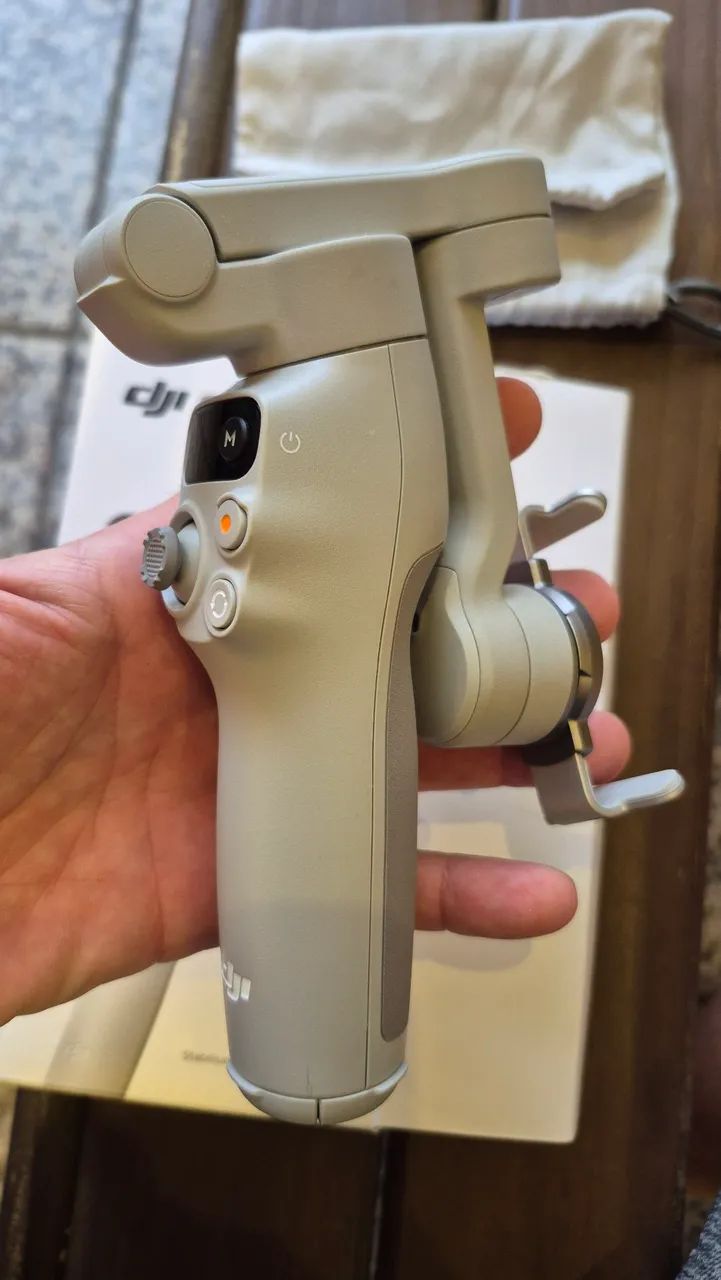 Estabilizador gimbal Dji osmo mobile 7 - Foto 2