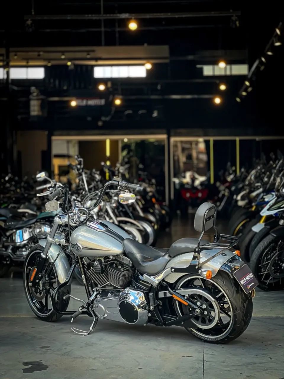 HARLEY DAVIDSON BREAKOUT - Foto 2