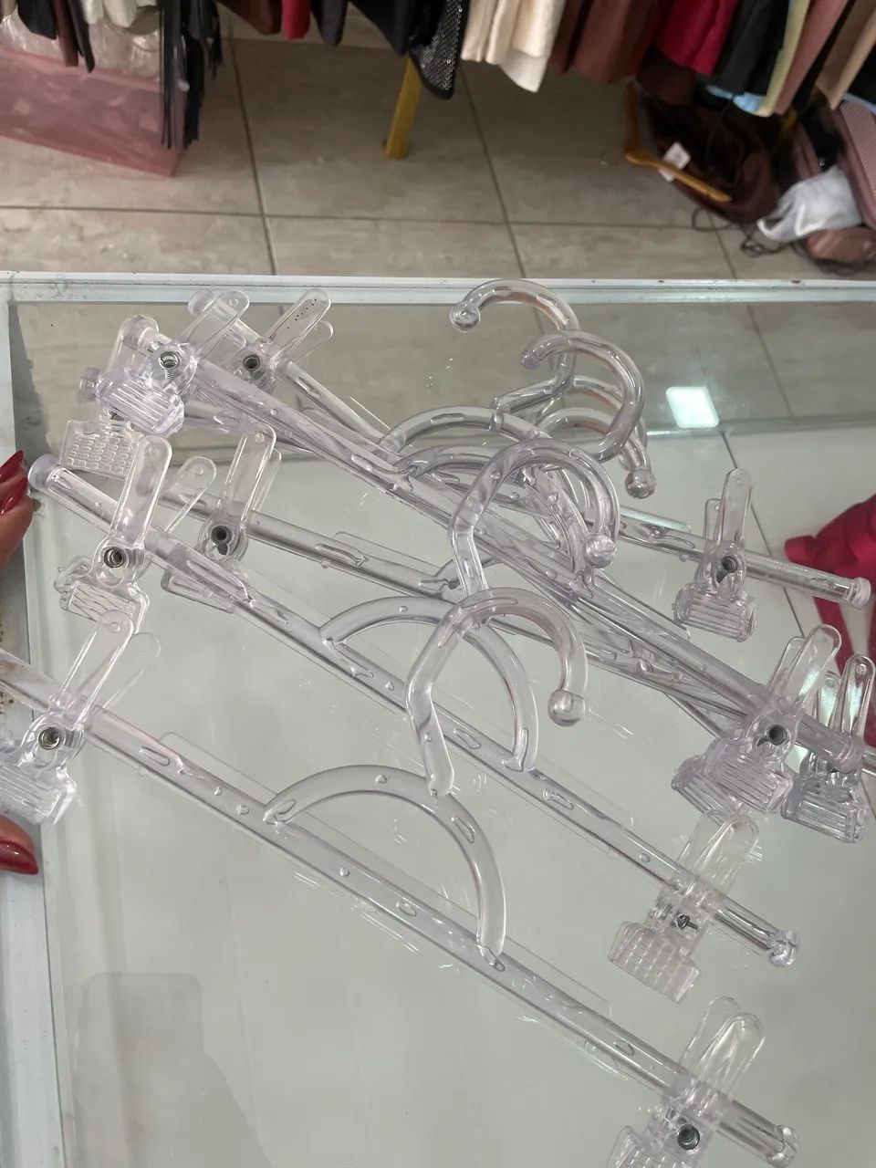 Cabide de acrílico 