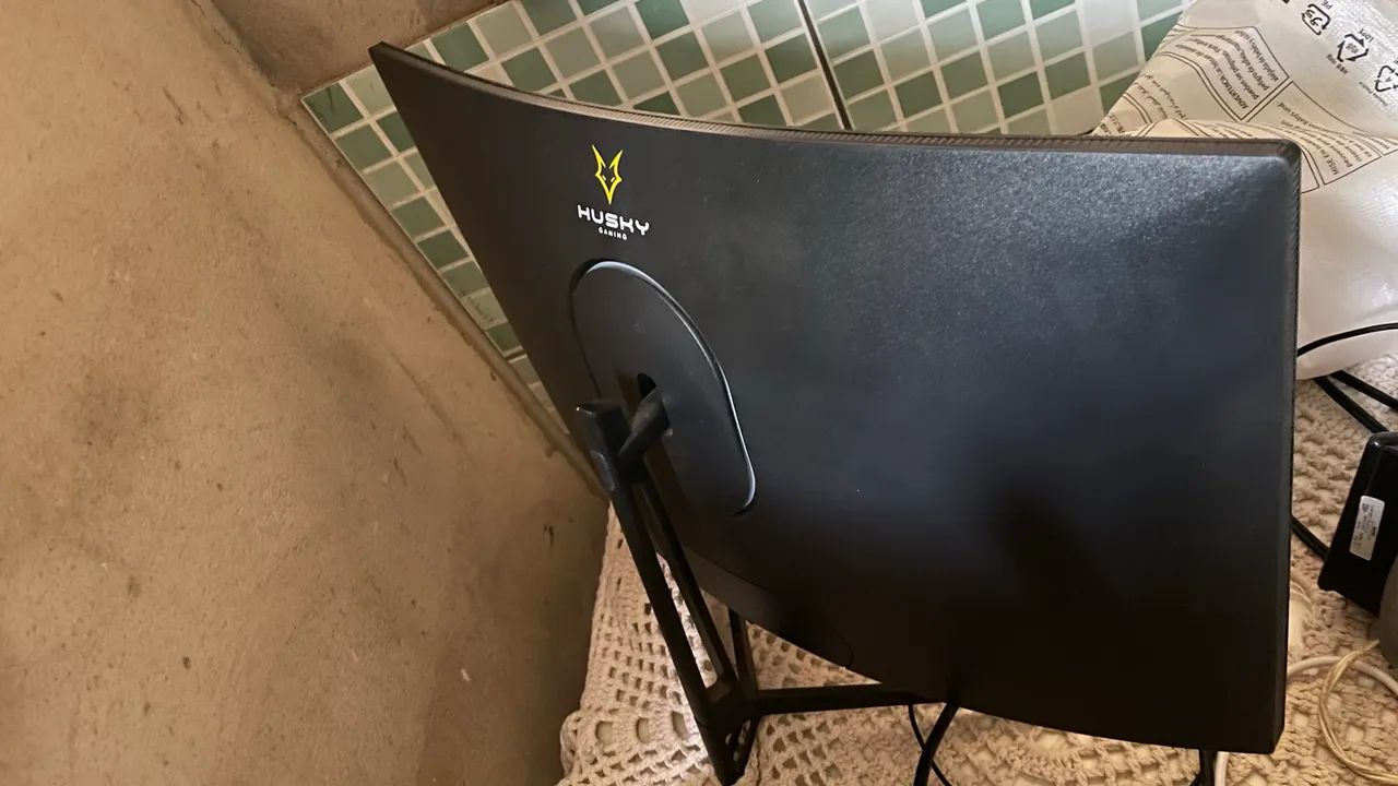 Vendo Monitor curvo Husky 165hz - Foto 3