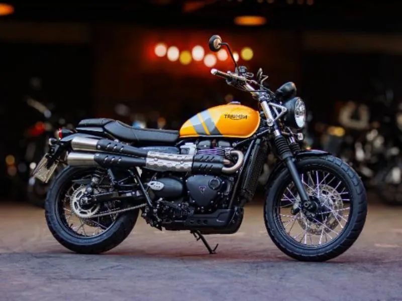 TRIUMPH SCRAMBLER 900 cc 