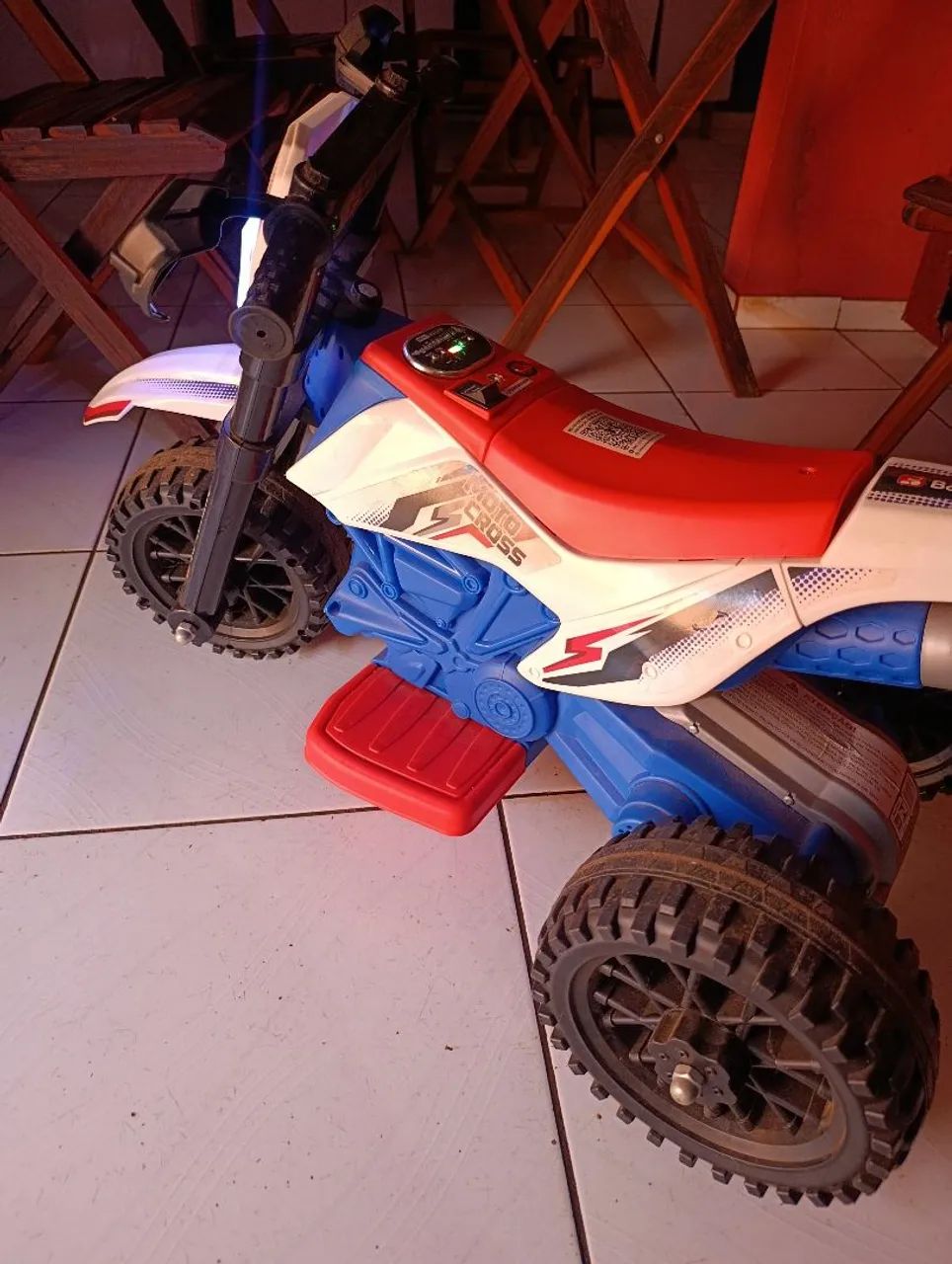 VENDO MOTO ELÉTRICA, SEMI NOVA. 1 MES DE USO - Foto 5