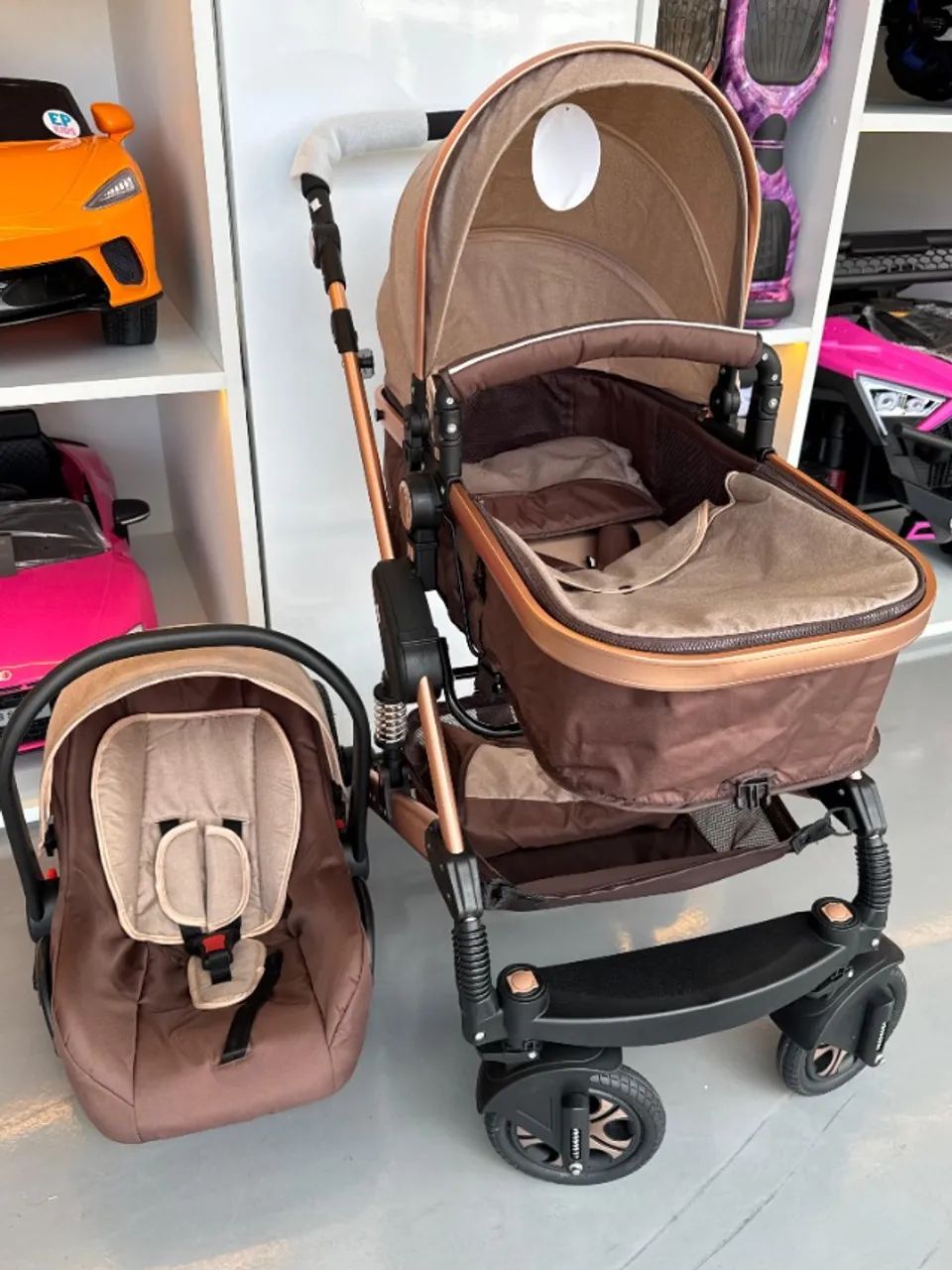 Carrinho de Bebê Luxo, Modelo Europeu com Moisés - Foto 2