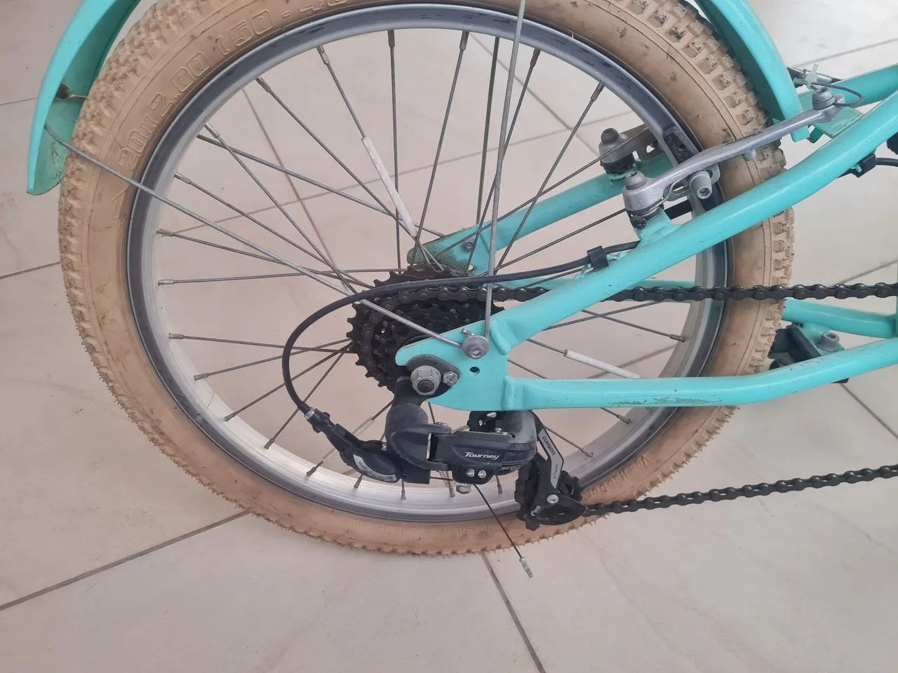 Bicicleta Infantil Aro 20 em excelente estado - Foto 3