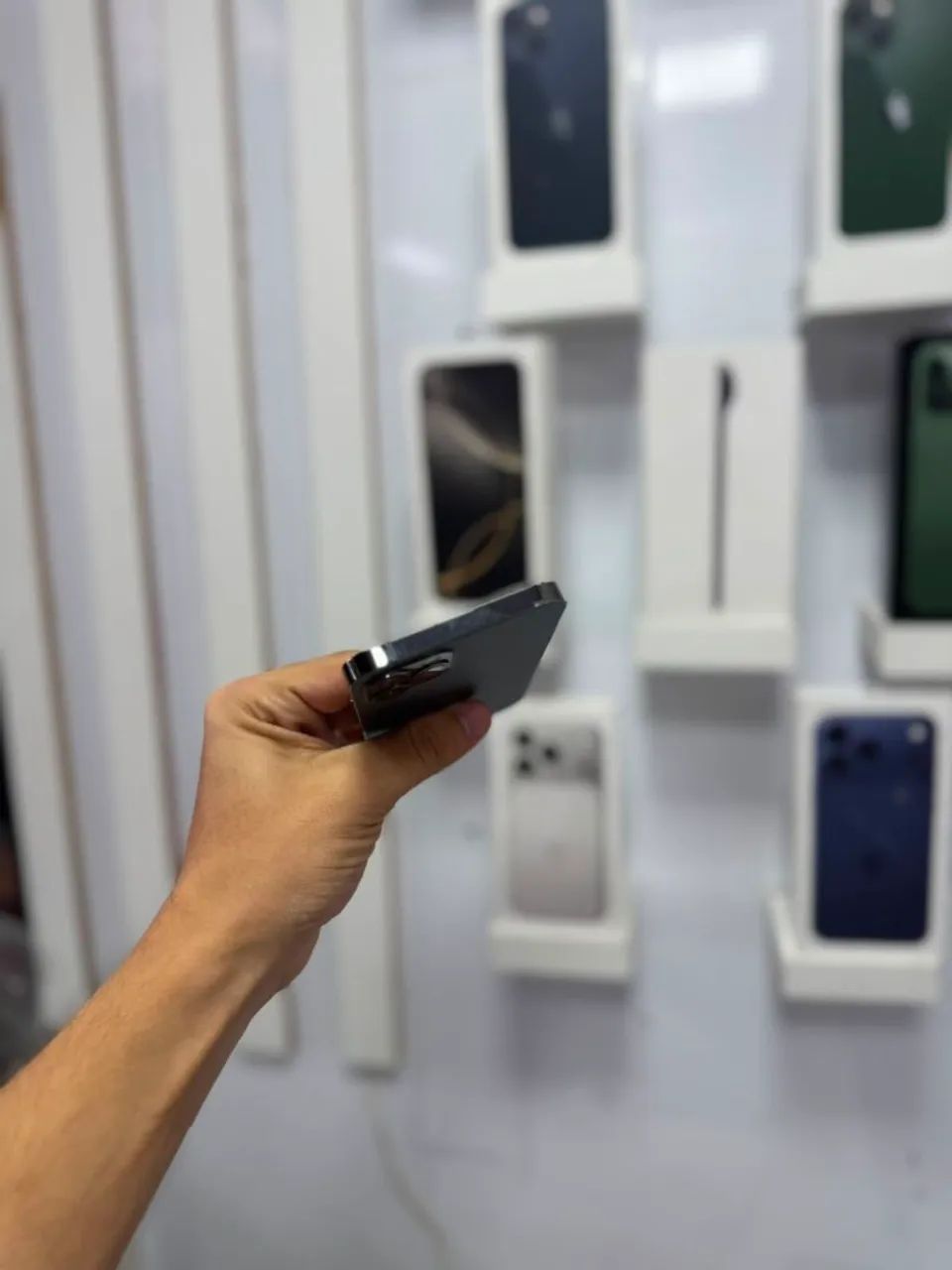 iPhone 12 Pro - 128GB <br>?2.100,00 - Foto 2