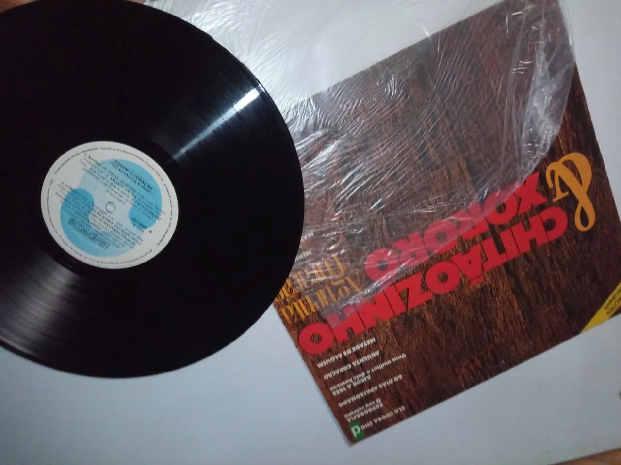 Vinil chitãozinho e Xororó aguenta coração  - Foto 5