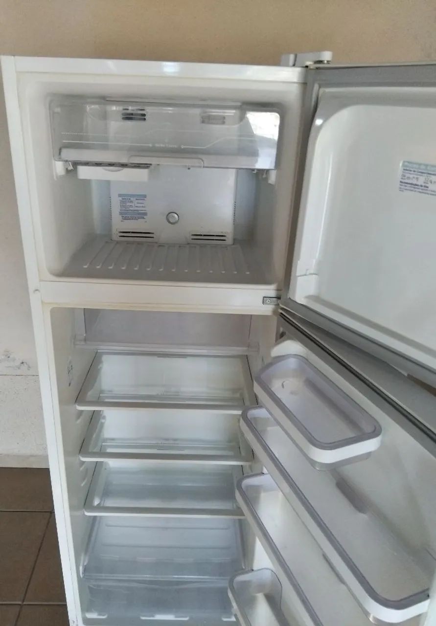 Vendo geladeira Electrolux - Foto 2