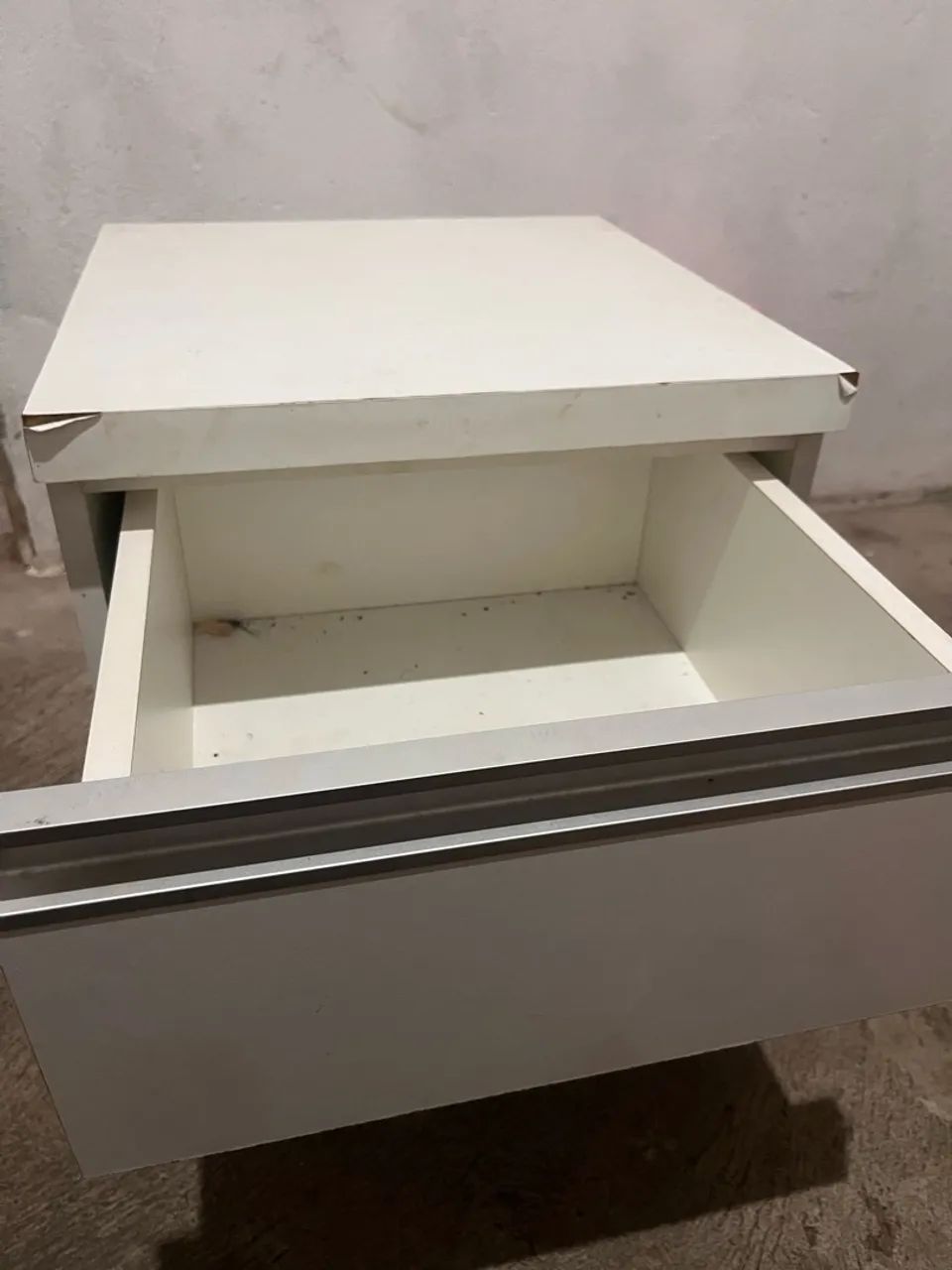 Criado mudo 