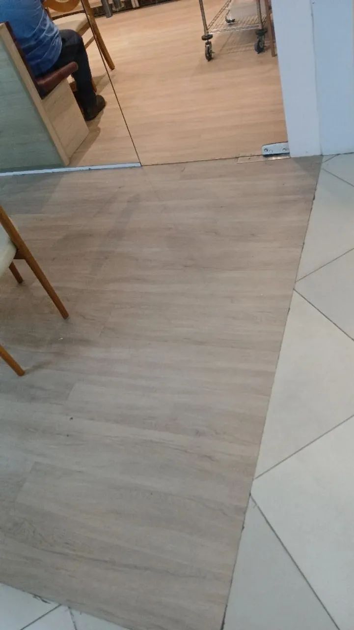 Só serviços pisos em vinilicos e rodapés e demais  serviços  - Foto 4