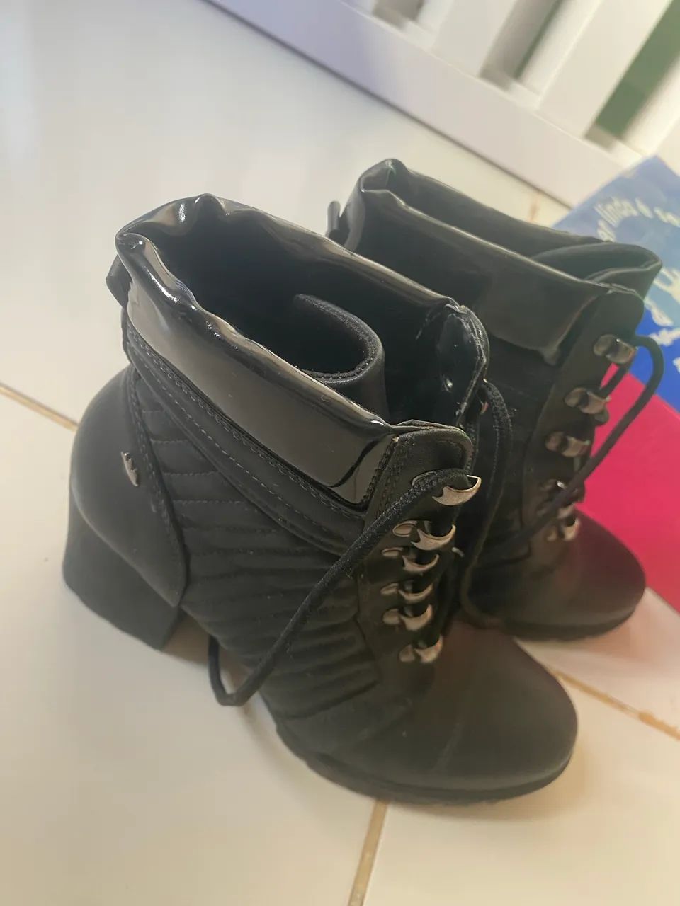 Bota e uma Kenner - Foto 2