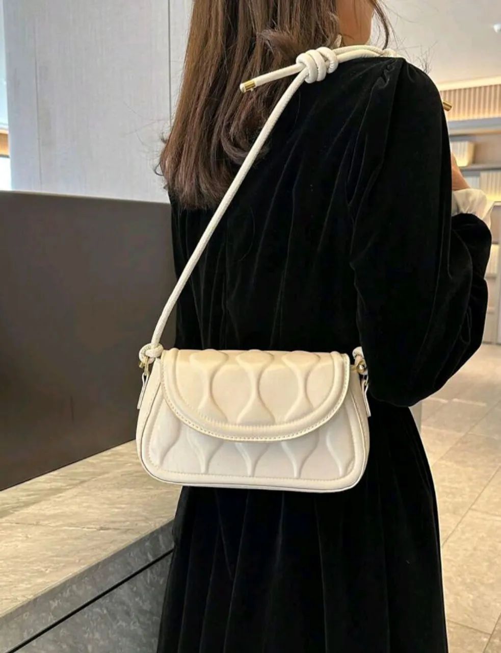 Bolsa de Ombro e Transversal Branca - Foto 2