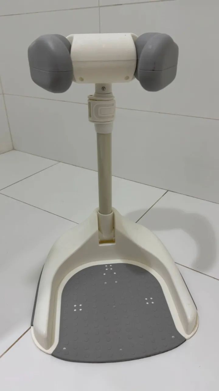 Suporte para banho de bebê em pé - Foto 2