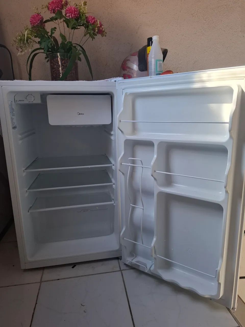 Frigobar midea 124 Litros