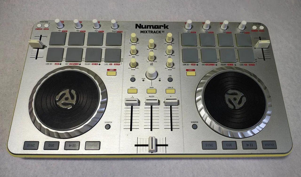 Controladora DJ Nurmark Mixtrack II